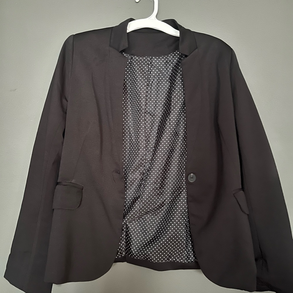 Soft black blazer polka dot lining